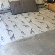 Hashtag Home Carbaugh Golden Plain Carbaugh Golden Plain Giraffe Duvet